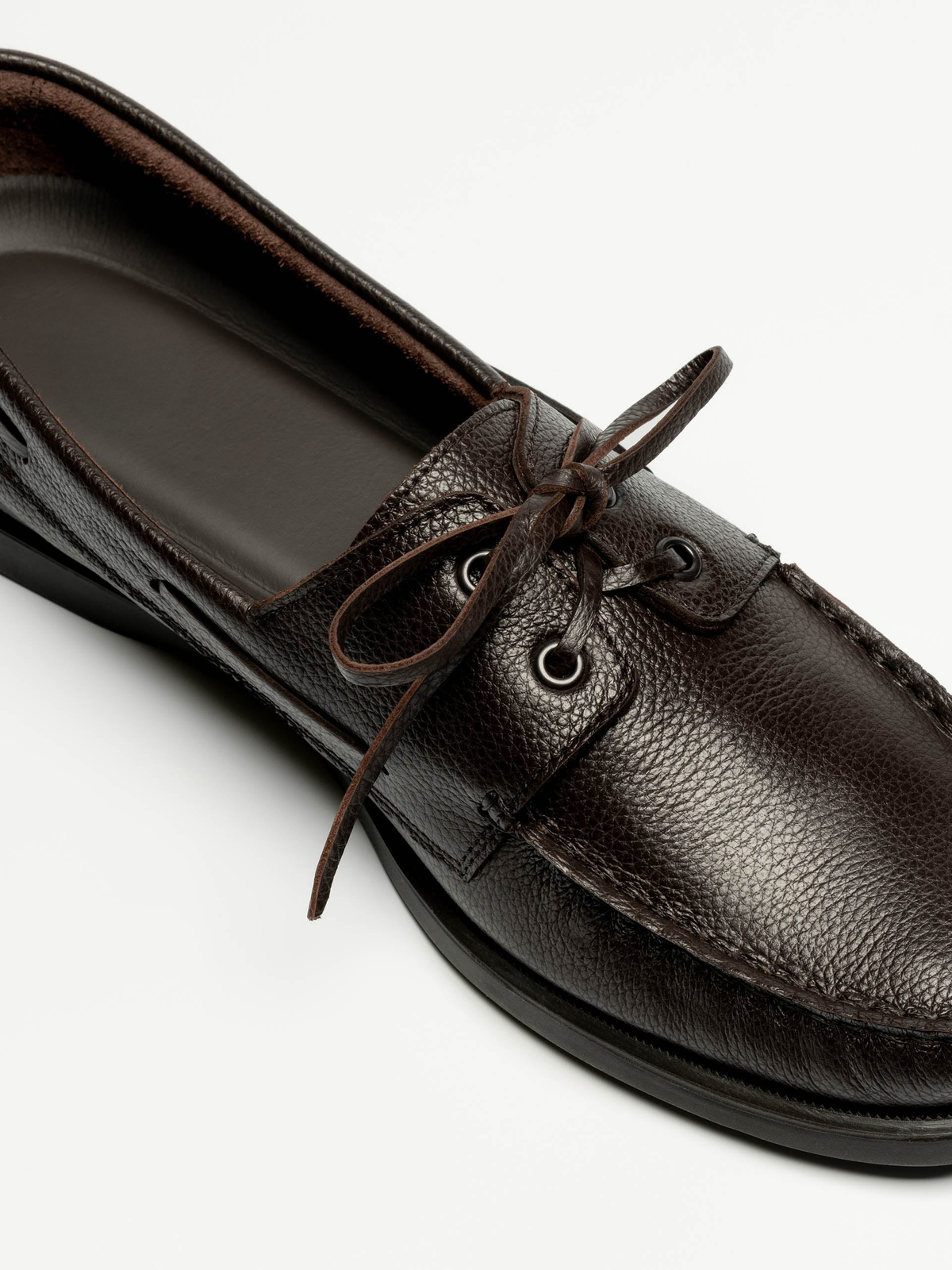 Men's Brown Grained Leather Boat Shoes